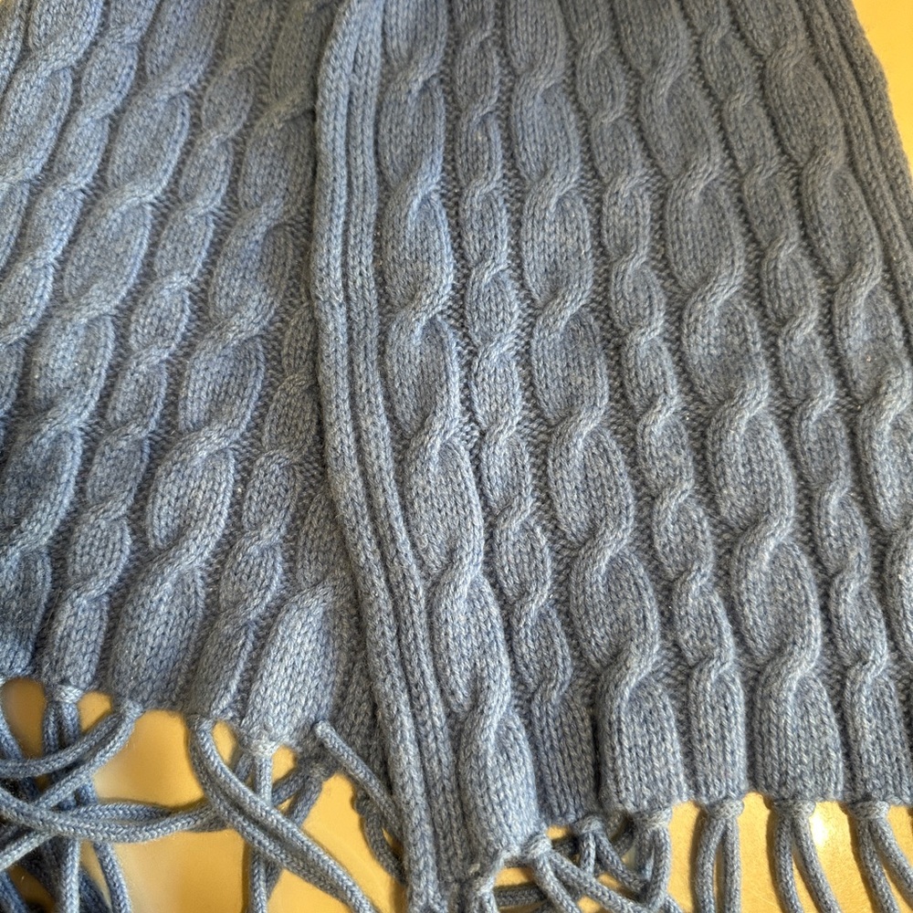 Pure Cashmere Ribbed Large Scarf - Picture 4 of 6